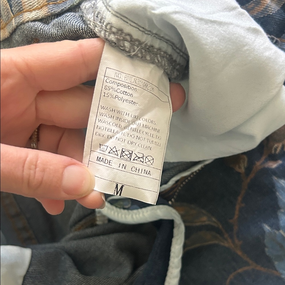 Women’s Floral Print Blue Jeans - Picture 4 of 4